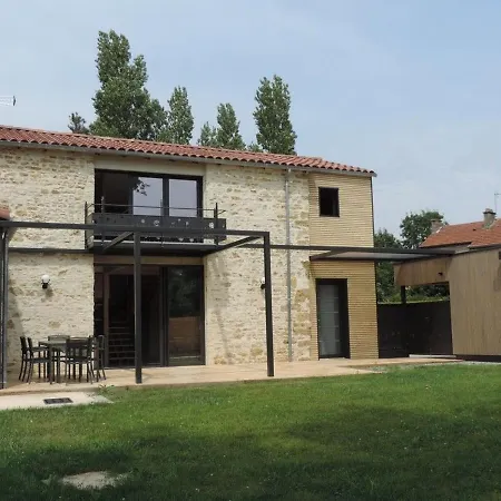 Nyaraló Renove Avec Jardin Et Terrasse Pres De Thire, Festival De Musique Baroque, Ideal Pour Familles - Fr-1-426-538