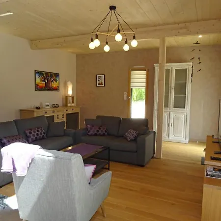 Holiday home Renove Avec Jardin Et Terrasse Pres De Thire, Festival De Musique Baroque, Ideal Pour Familles - Fr-1-426-538