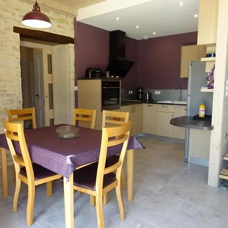 Holiday home Renove Avec Jardin Et Terrasse Pres De Thire, Festival De Musique Baroque, Ideal Pour Familles - Fr-1-426-538
